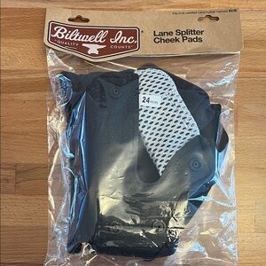 Biltwell Lane Splitter Cheek Pads (24mm)